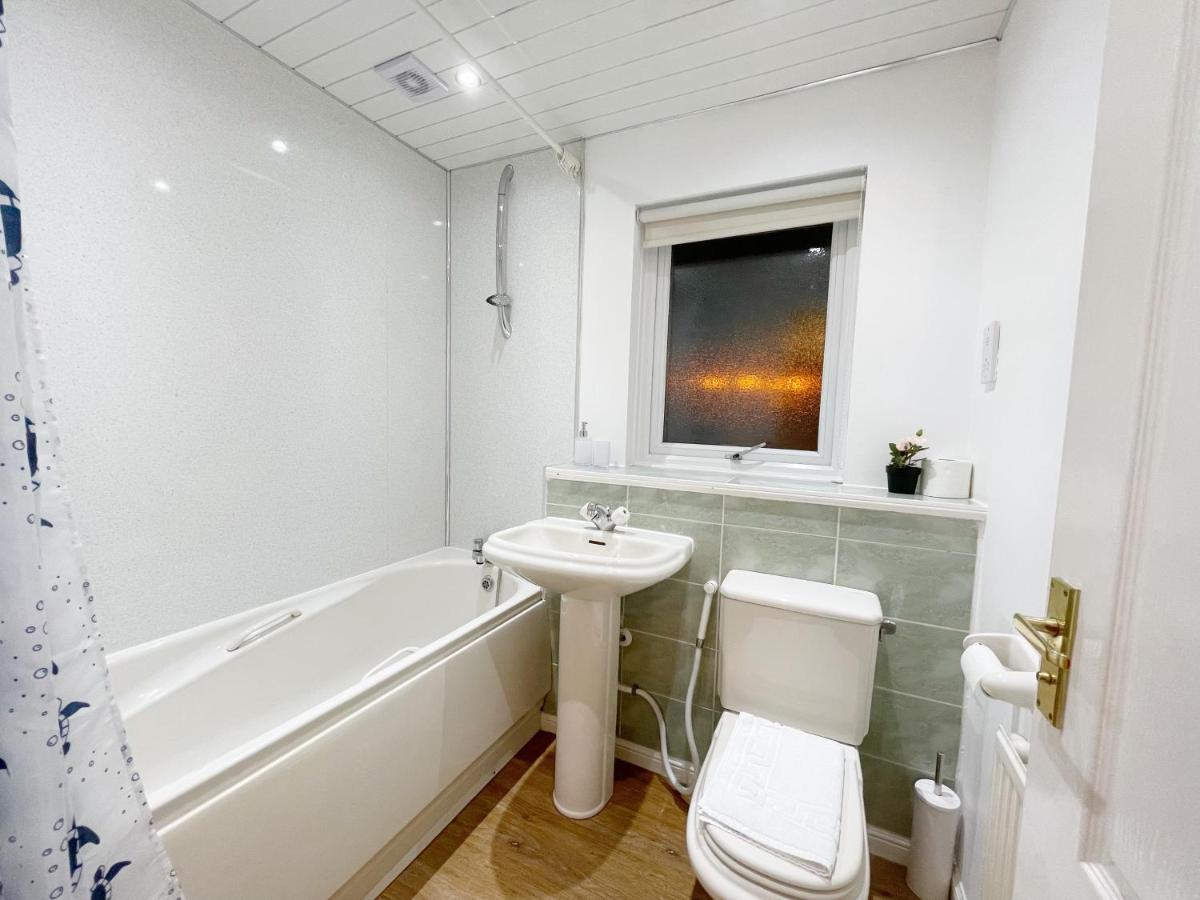 Villa Cozy Nights Svp Detached House Glasgow Exterior foto